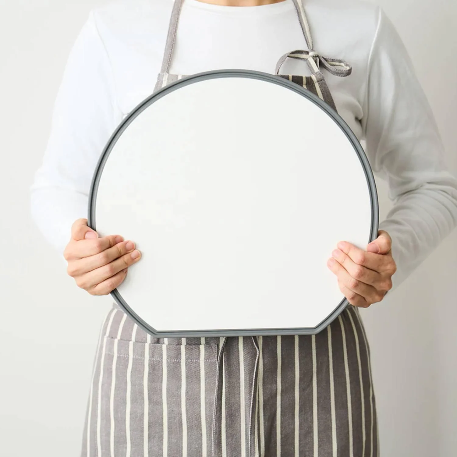 365methods Dishwasher Safe Antibacterial Circular Cutting Board 358mm - Image 5
