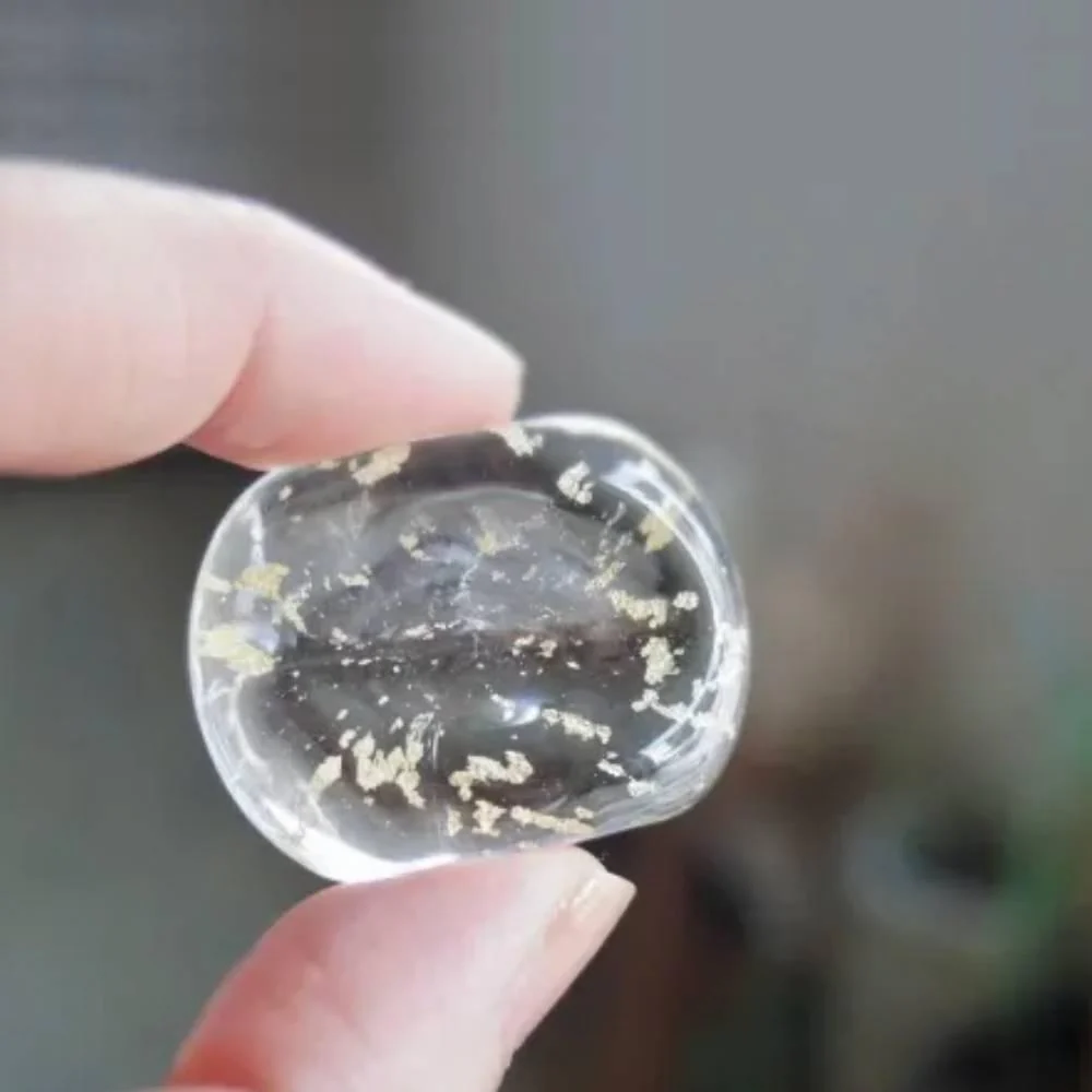 Aderia Handmade Glass & Gold Leaf Chopsticks Rest - Image 4