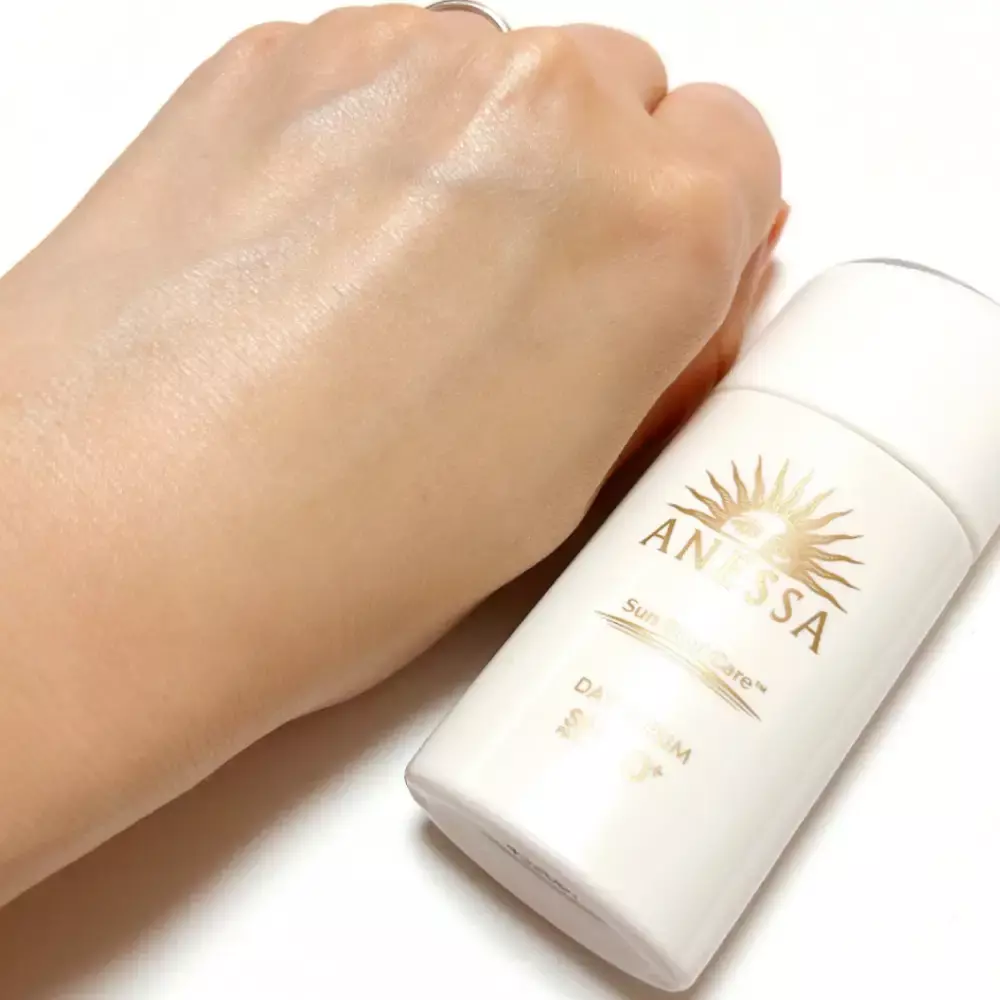 Anessa Day Serum Brightening Tone Up Sunscreen SPF50+ 30ml - Image 4