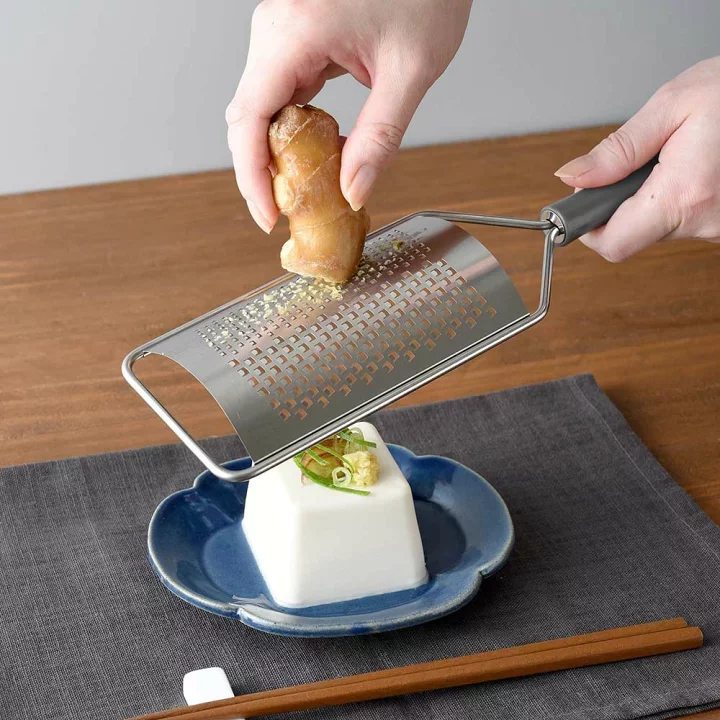 Arnest Handheld 2-Way Fine and Coarse Quality Cheese Grater - Image 3