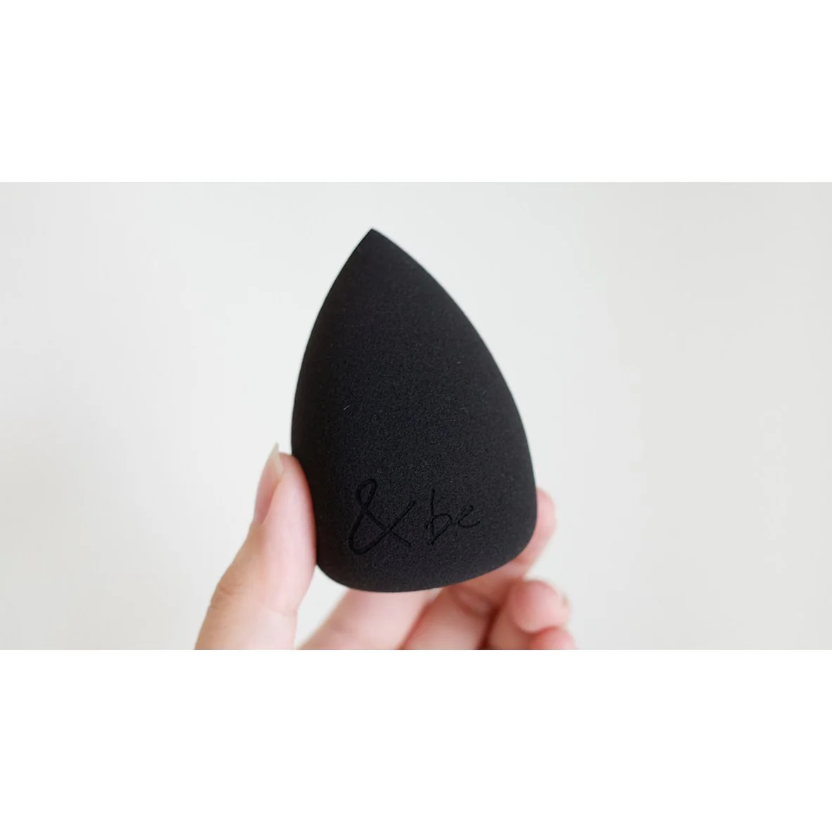 &be Cone Shaped Face Sponge Makeup Blender Black - Image 3