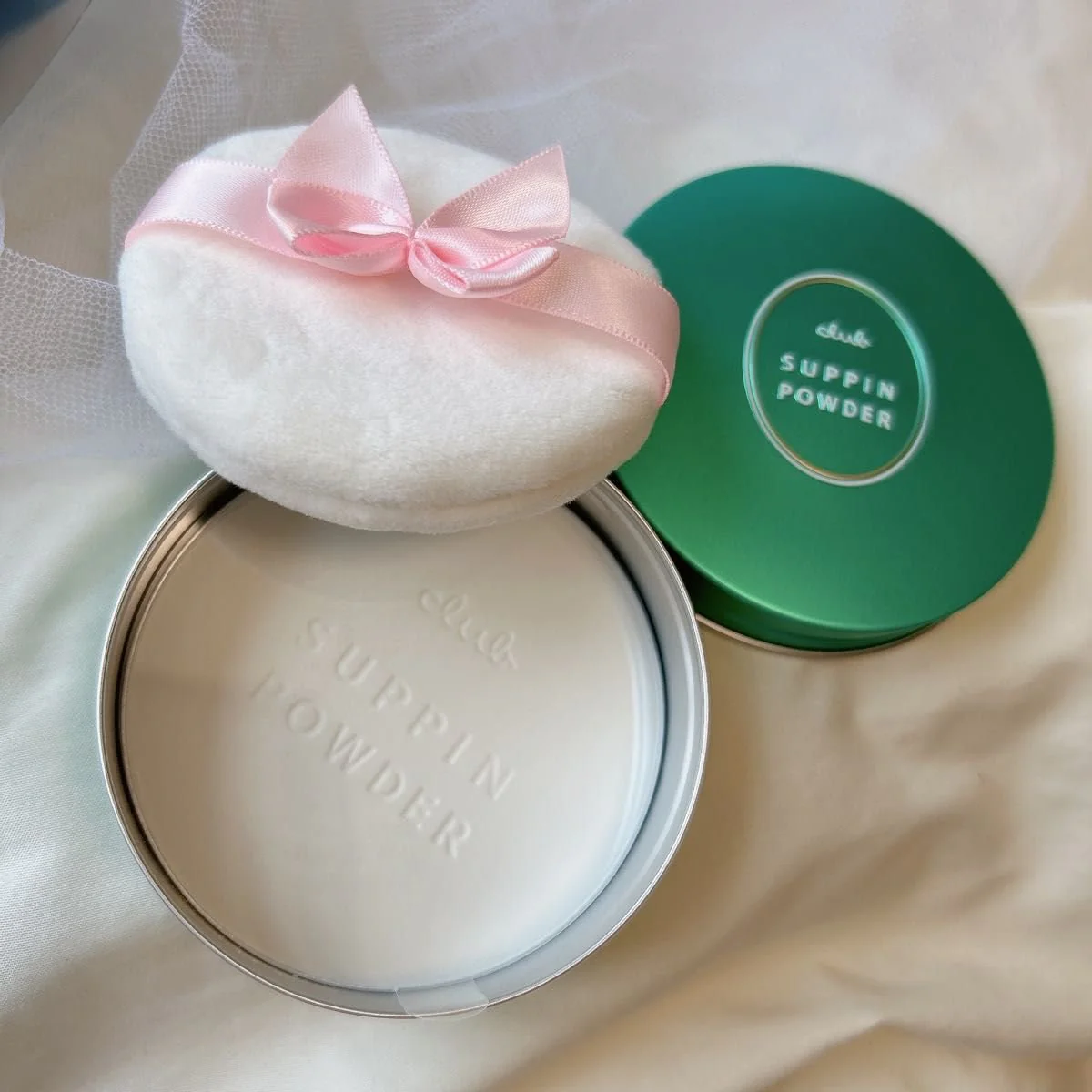 Club Suppin Powder Makeup Foundation White Floral Bouquet 26g - Image 4