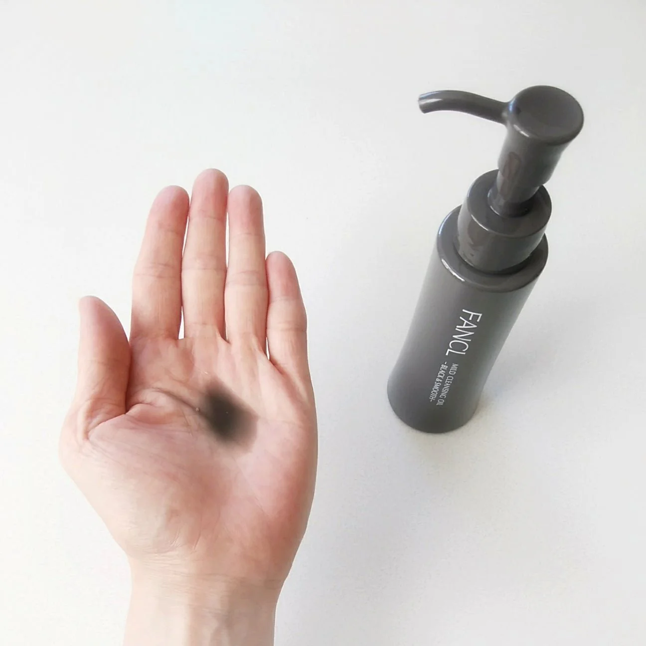 FANCL Mild Pore Cleansing Oil Black & Smooth 120ml - Image 3
