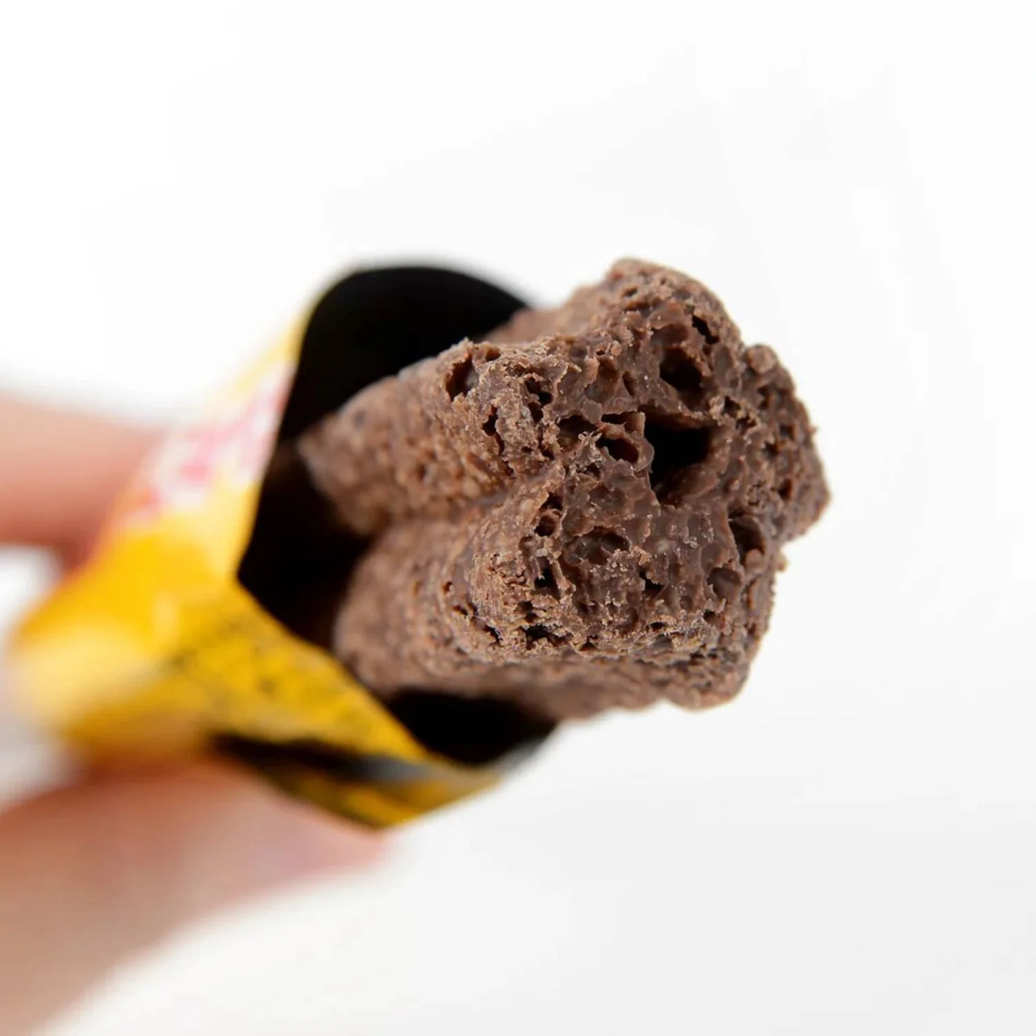 Ginbis Shimi Choco Stick Chocolate Covered Corn Puff Snack (Pack of 10) - Image 4