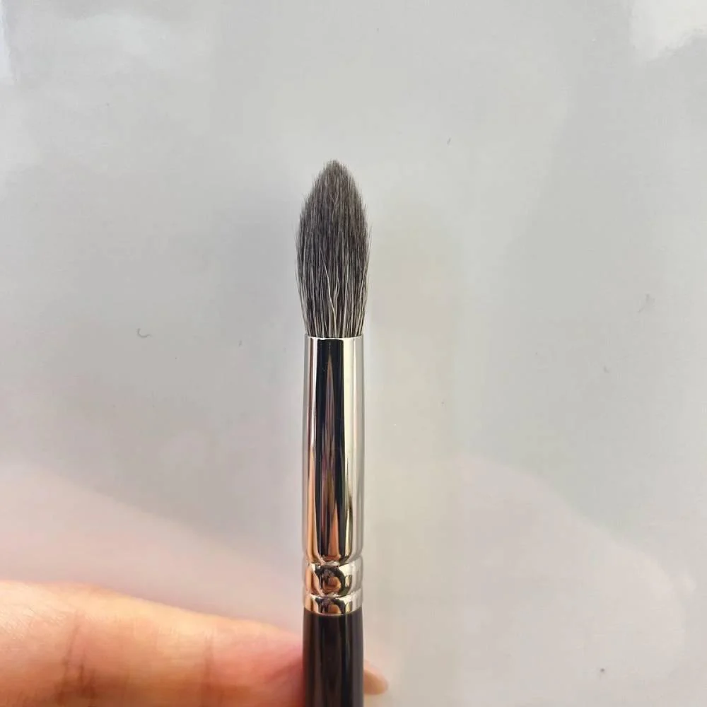 Hakuhodo Japanese Makeup Brush for Eyeshadow G5522 - Image 3