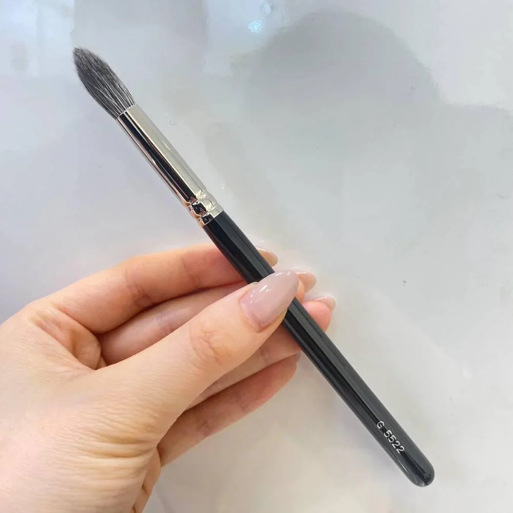 Hakuhodo Japanese Makeup Brush for Eyeshadow G5522 - Image 4