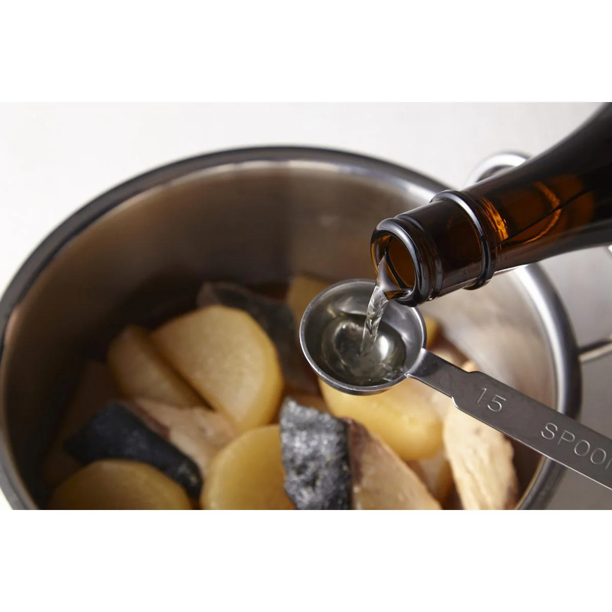 Fukuraijun Junmai Cooking Sake Premium Cooking Rice Wine 720ml - Image 2