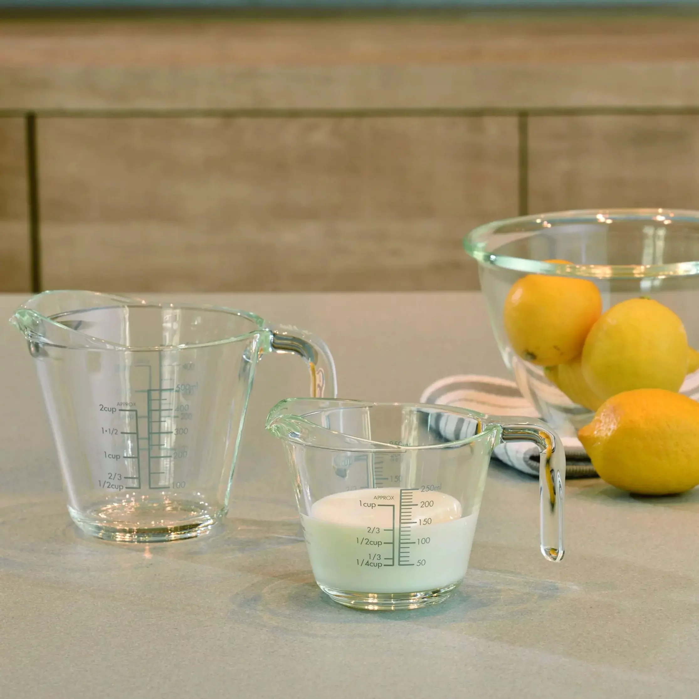 Hario Heat-Resistant Glass Microwaveable Measuring Cup 500ml - Image 3