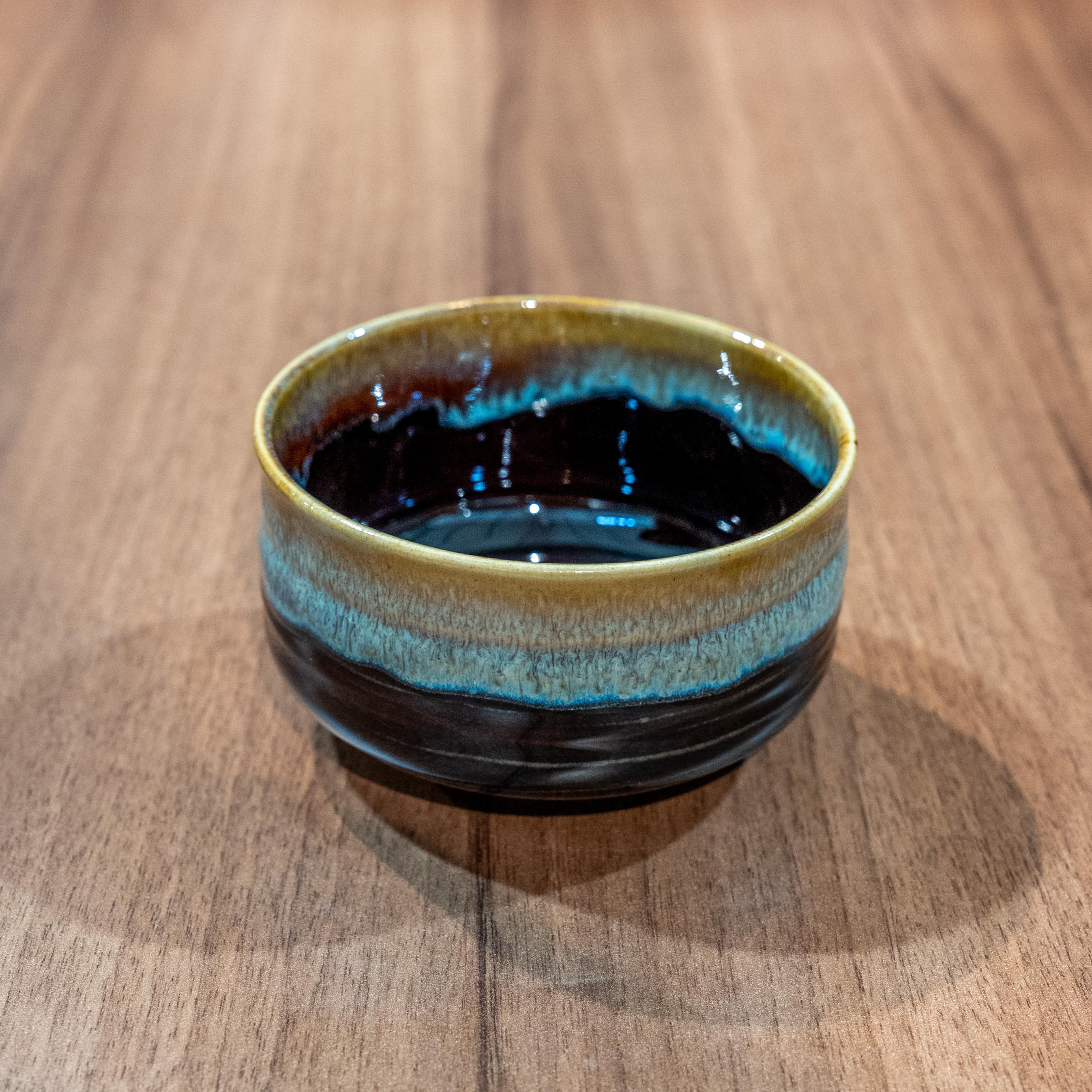 Hasami Porcelain Matchawan Lightweight Black & Brown Matcha Tea Bowl - Image 2