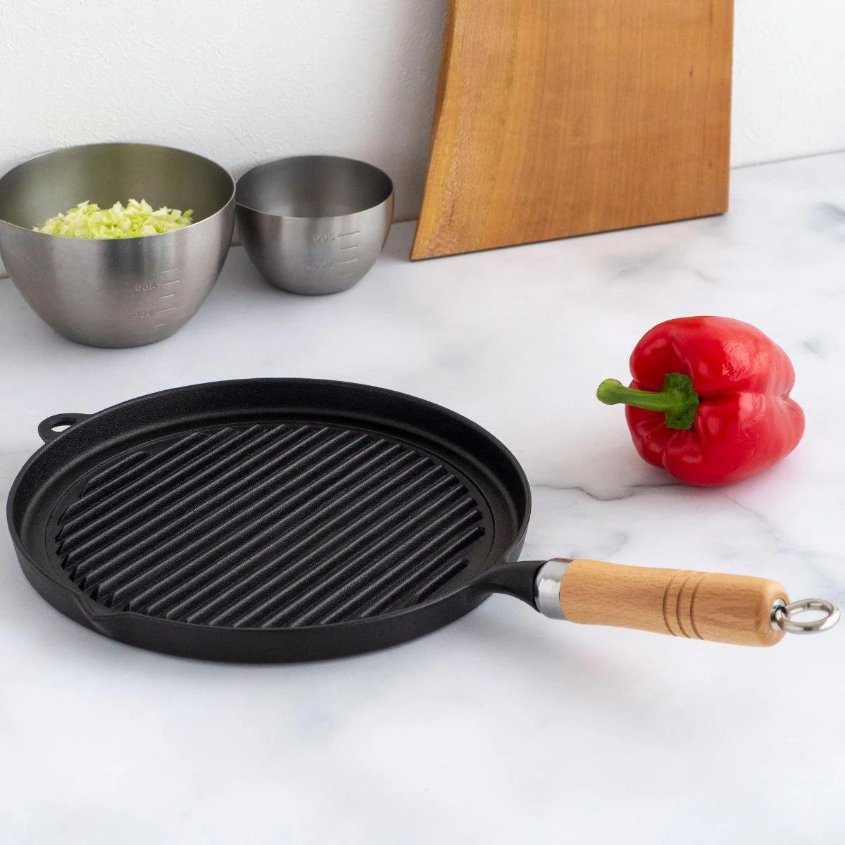 Cast Iron Griddle Pan With Wooden Handle (IH Compatible) 26cm - Image 2