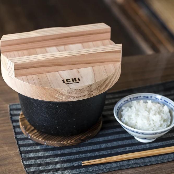 Cast Iron Small Rice Cooker With Wooden Lid IH Compatible - Image 3