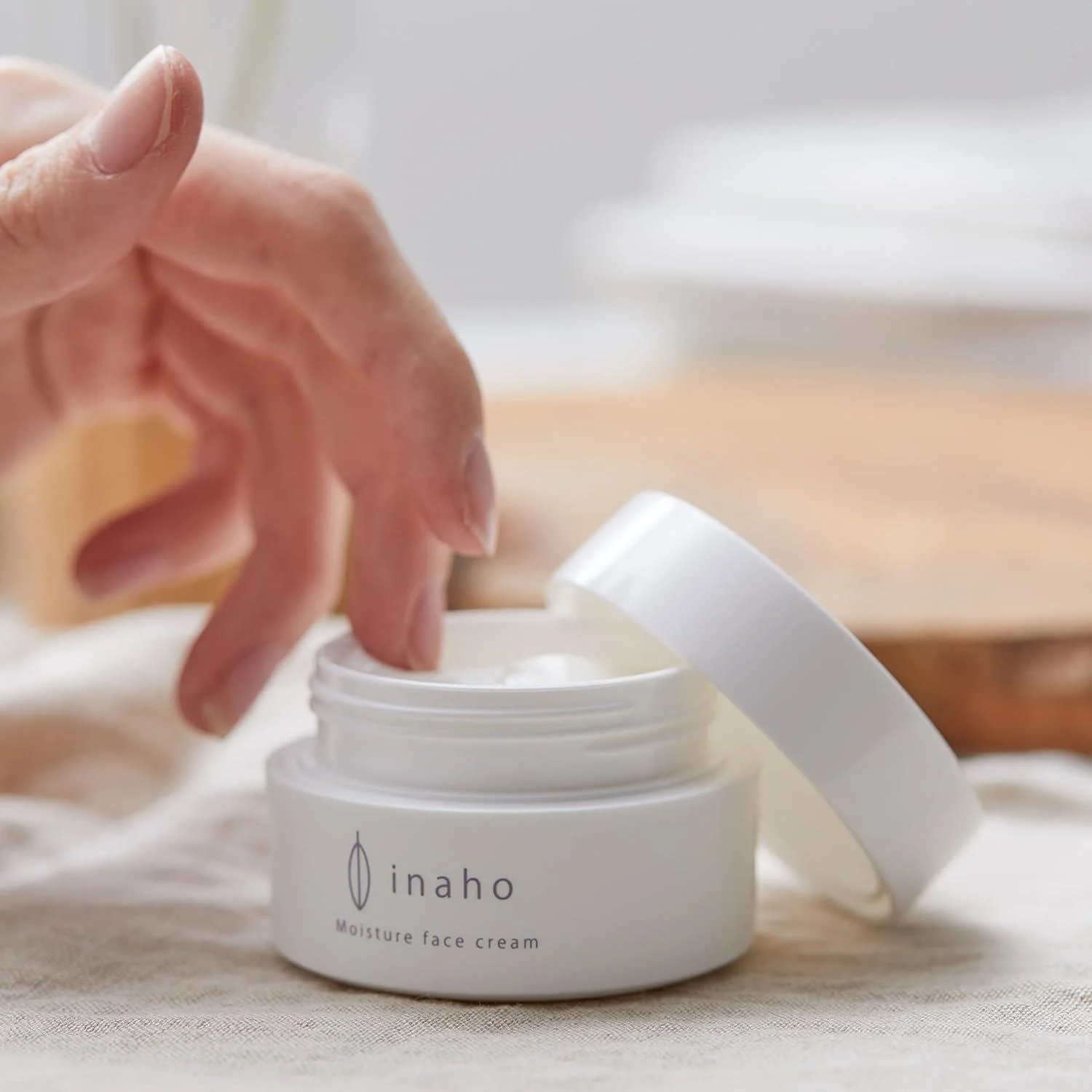 Inaho Rice Bran Moisture Face Cream Smooth Non-Sticky Cream 30g - Image 3