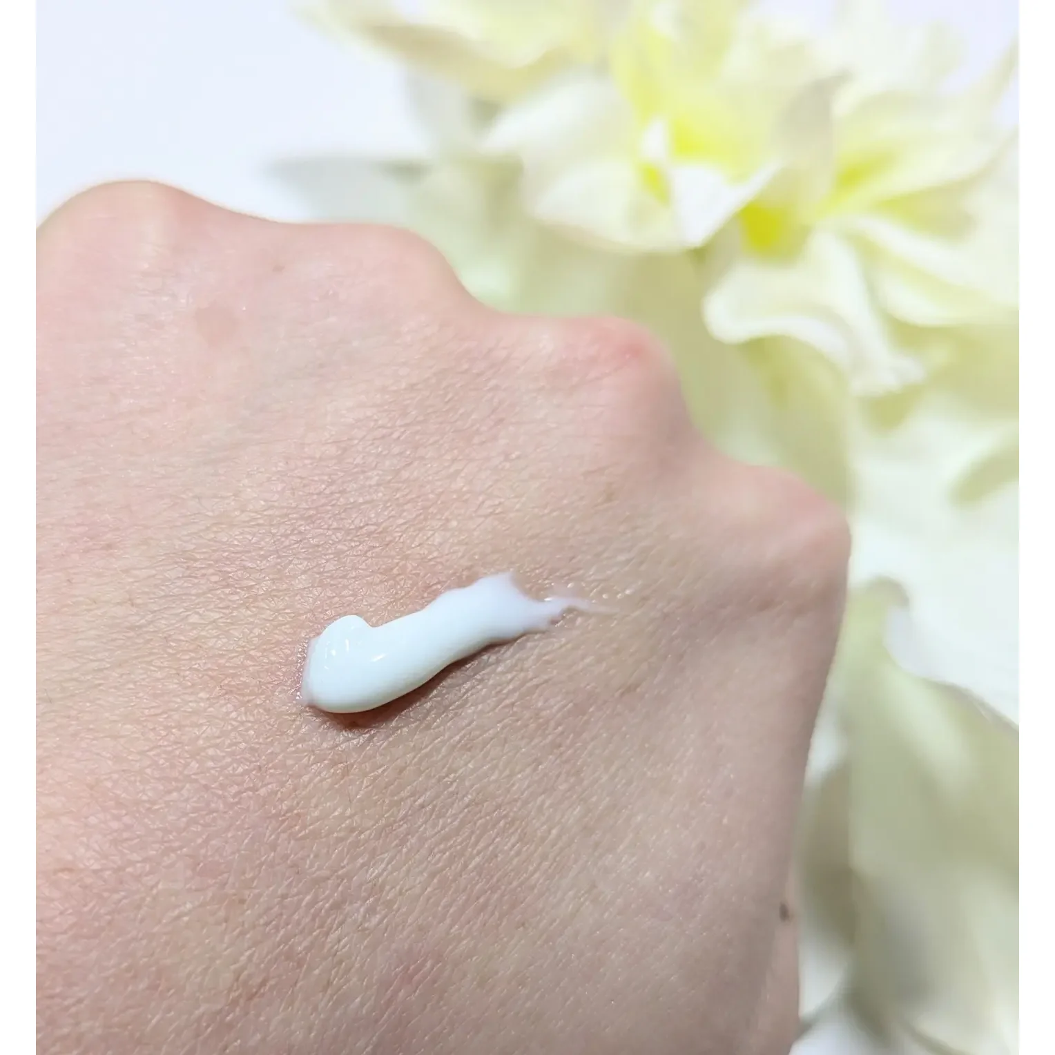 Isehan Kiss Me Mommy UV Mild Gel SPF33 PA+++ 100g - Image 3
