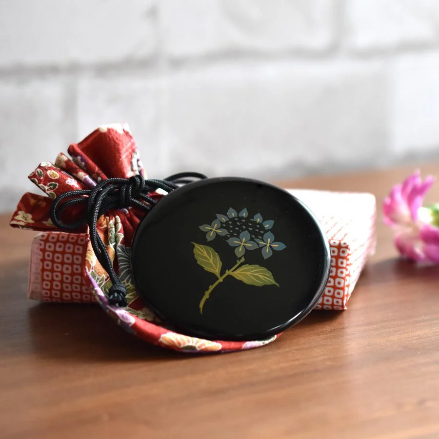 Isuke Compact Hand Mirror Hydrangea Pattern Lacquer Mirror With Bag - Image 5