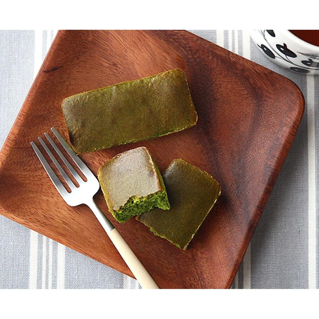 Itohkyuemon Uji Matcha Green Tea Baked Cheesecake 5 Pieces - Image 5