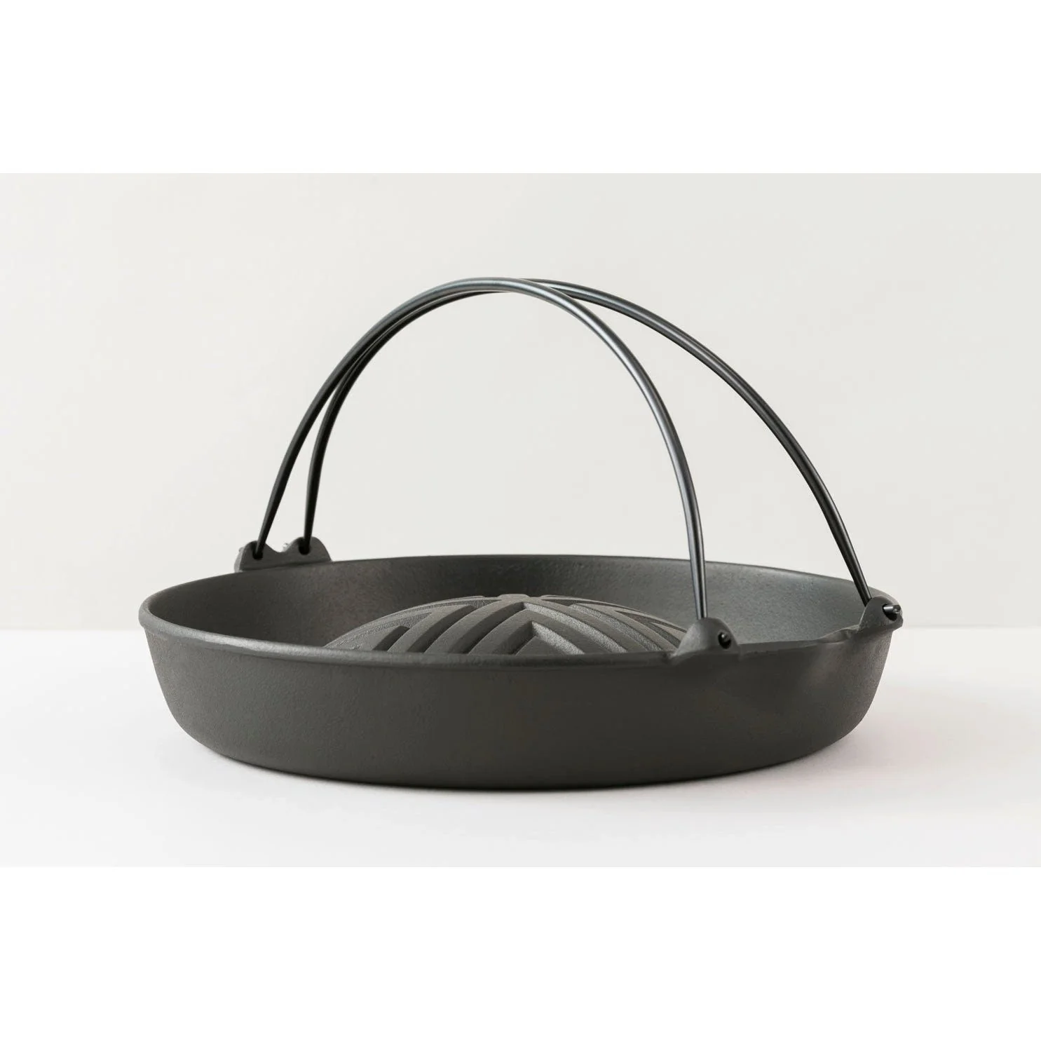 Iwachu Cast Iron Jingisukan Grill Pot with Handle 23006 - Image 4