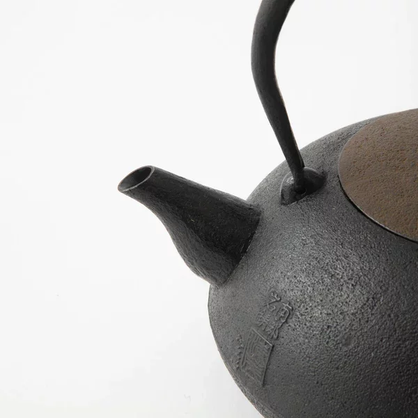 Iwachu Handcrafted Tetsubin Induction Cast Iron Kettle 1.3L - Image 4