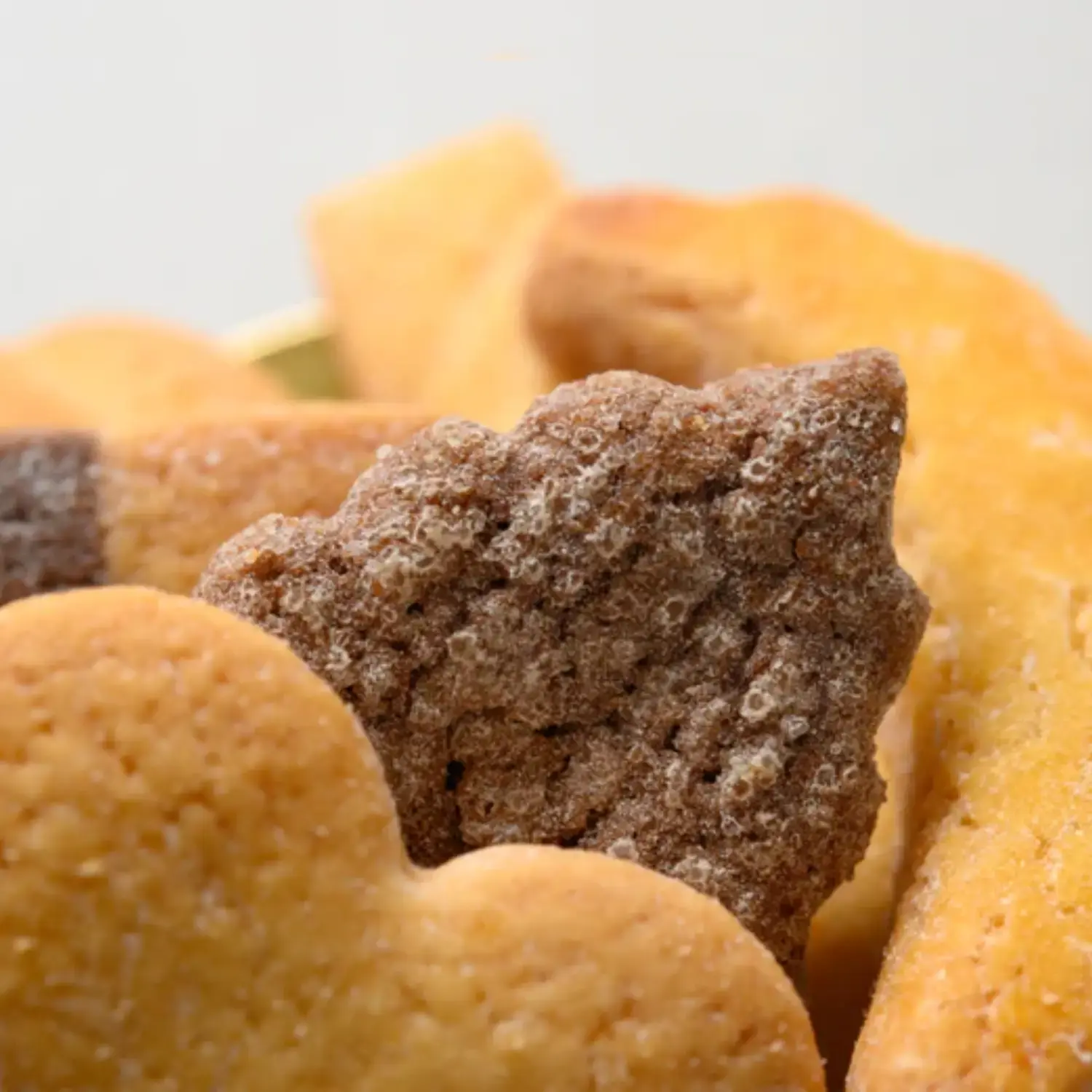 Kahou Sakusaku Wasanbon Sugar Cookies Crispy Sweet Treats 70g - Image 3