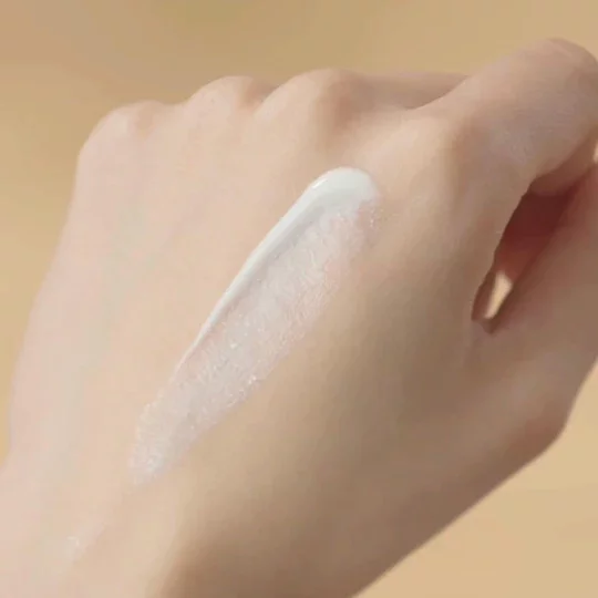Bioré UV Aqua Rich Watery Gel Sunscreen SPF50+ PA++++ 70ml - Image 4
