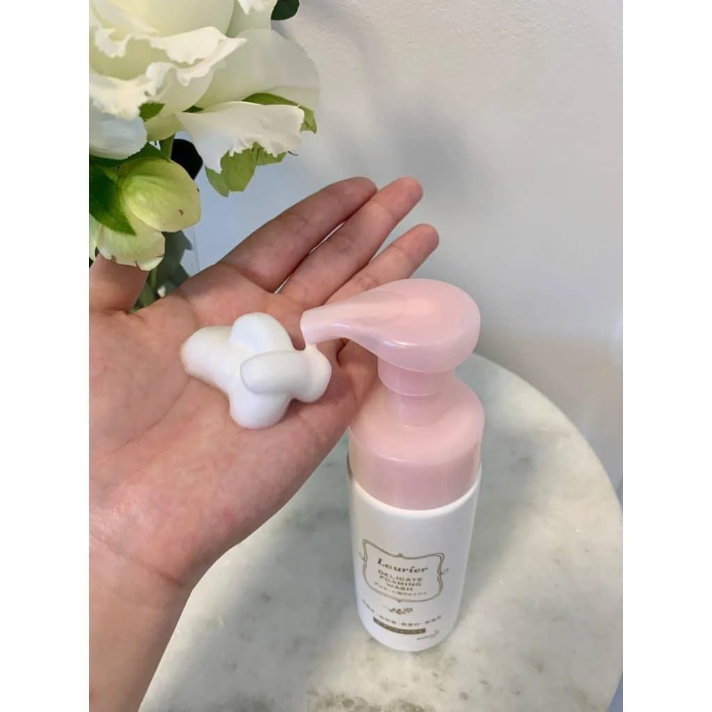 Laurier Delicate Skin Foaming Feminine Wash 150g - Image 2