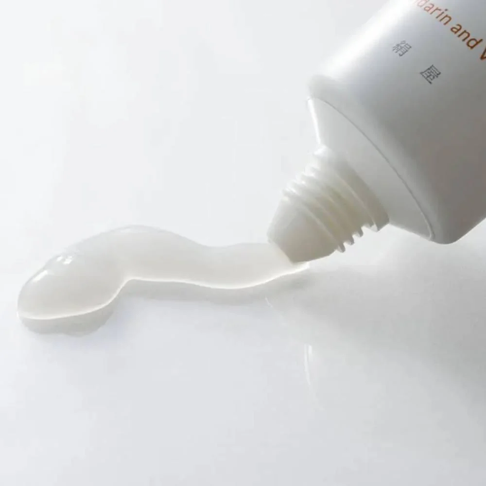 Kinuya Silk Hand Cream With Essential Oil Rose & Sandalwood 50g - Image 3