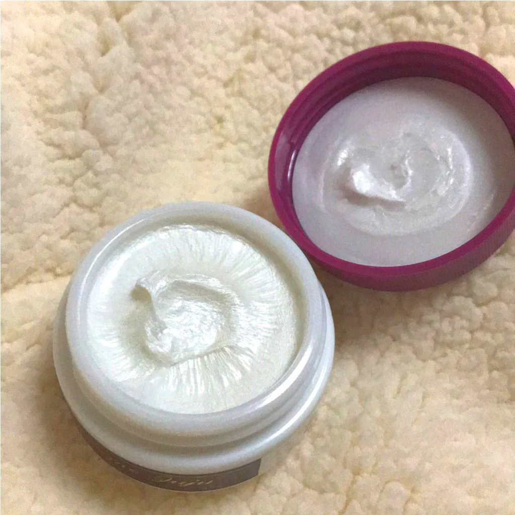 Kobayashi Madame Juju Moisturizing Skin Cream Powdery Scent 45g - Image 4