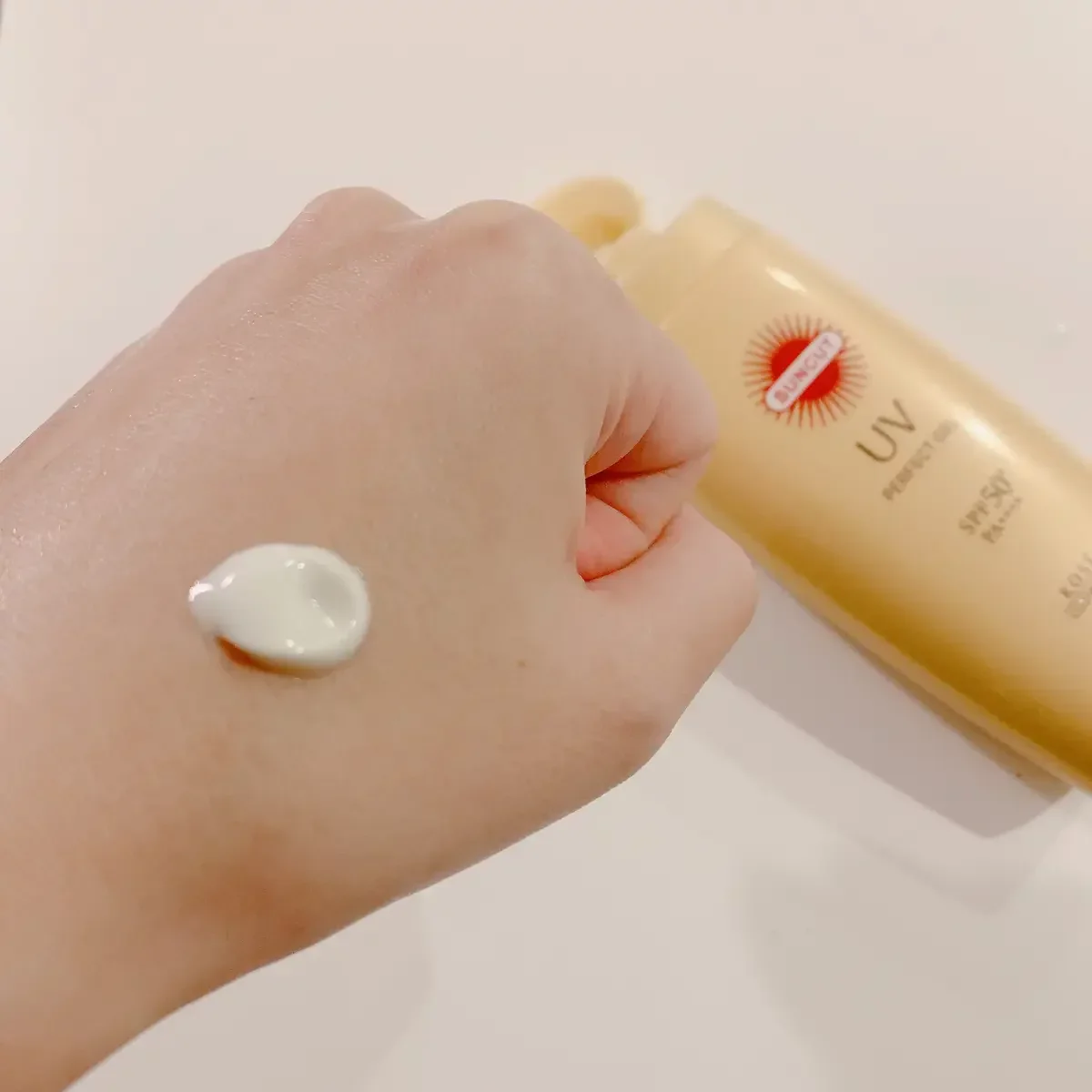 Kosé Suncut Sunscreen Perfect Long Lasting UV Gel SPF50+ 120g - Image 2