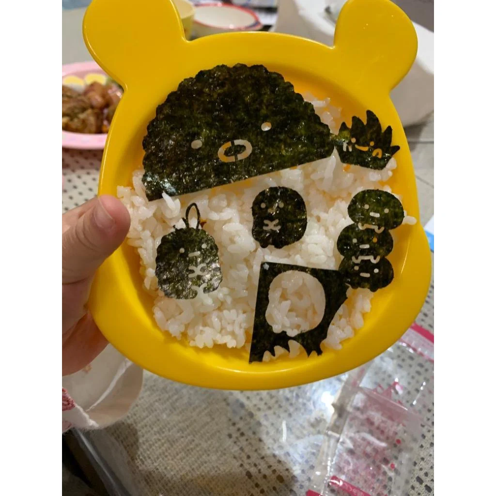 Kozen Nori Art Pre-Cut Nori Seaweed Shapes Sumikko Gurashi 13 Pieces - Image 5