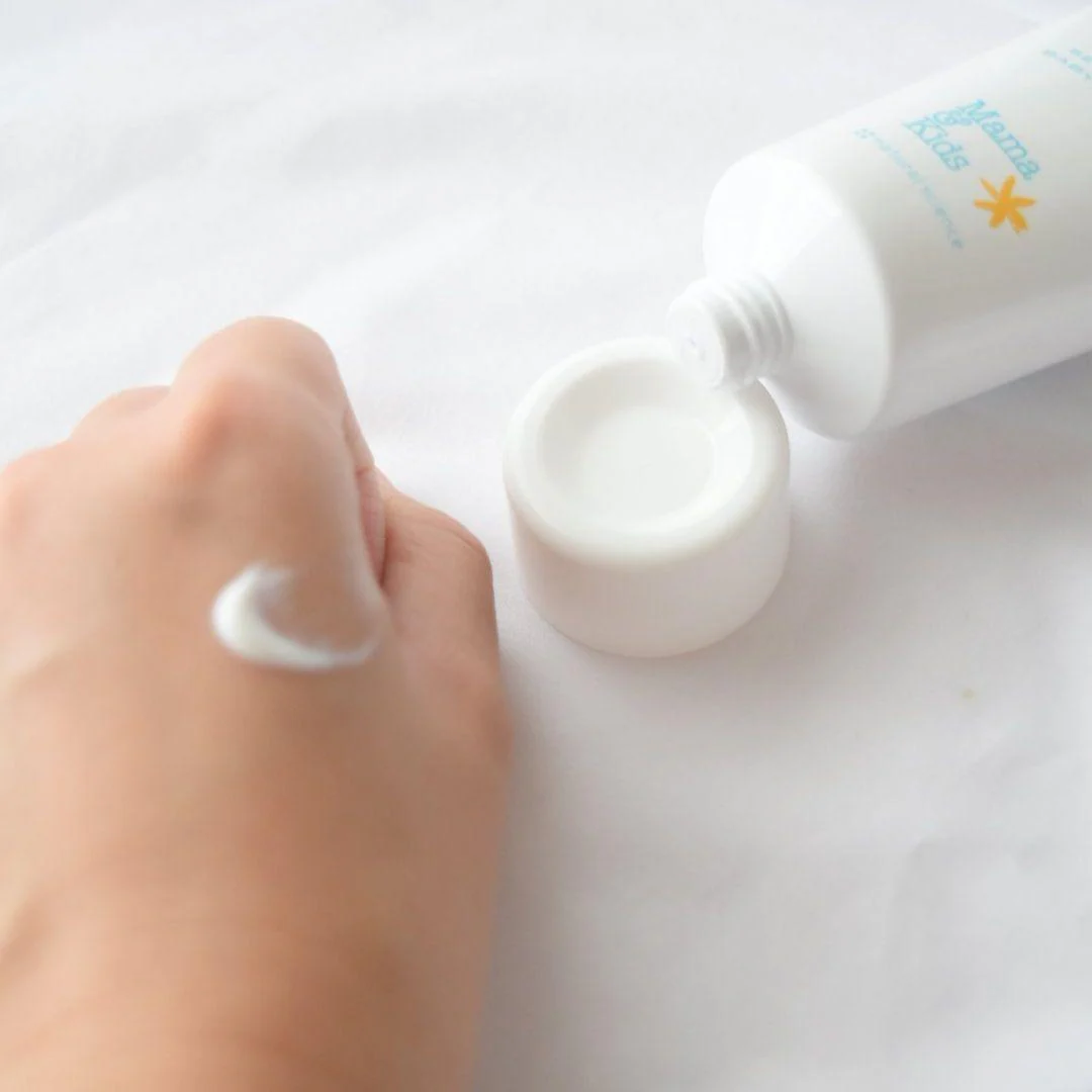 Mama & Kids Hypoallergenic Waterproof Milk Sunscreen SPF33 PA+++ 80g - Image 2