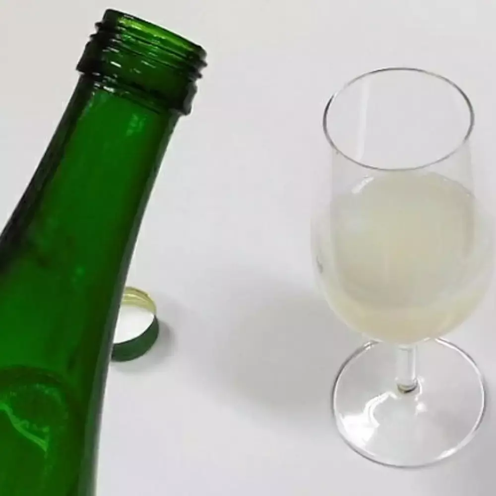 Nakakumi Junmai Nigorizake Unpasteurized Sparkling Sake 300ml - Image 3