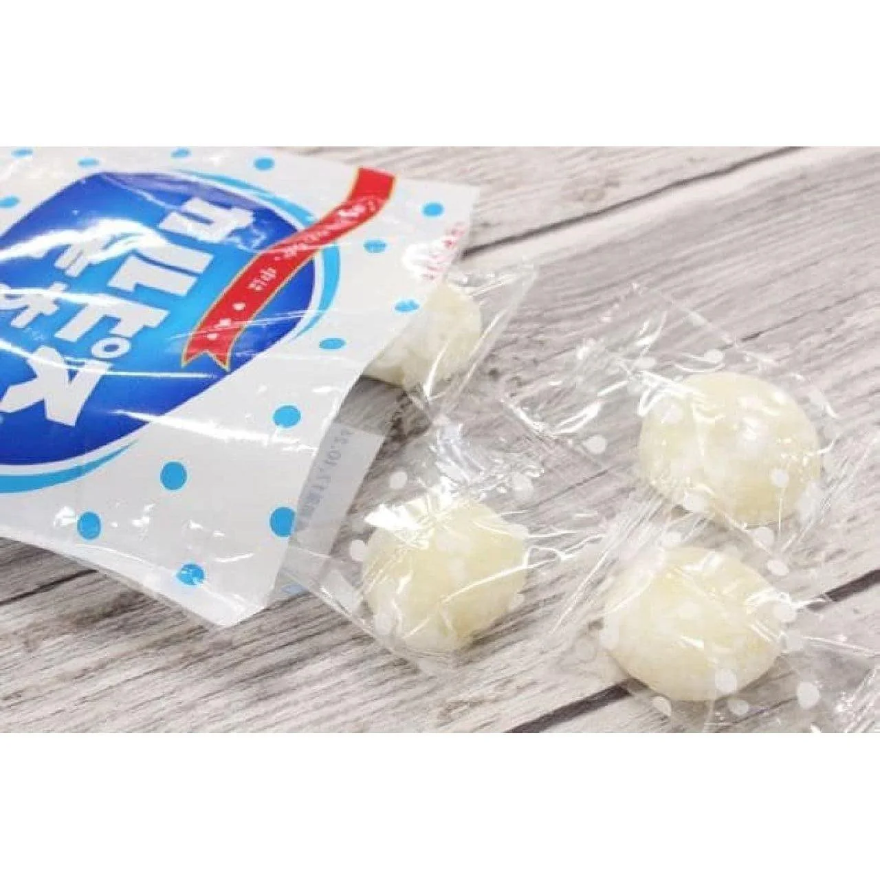 Nihonbashi Calpis Soda Filled Mochi Snack 112g (Pack of 3) - Image 3