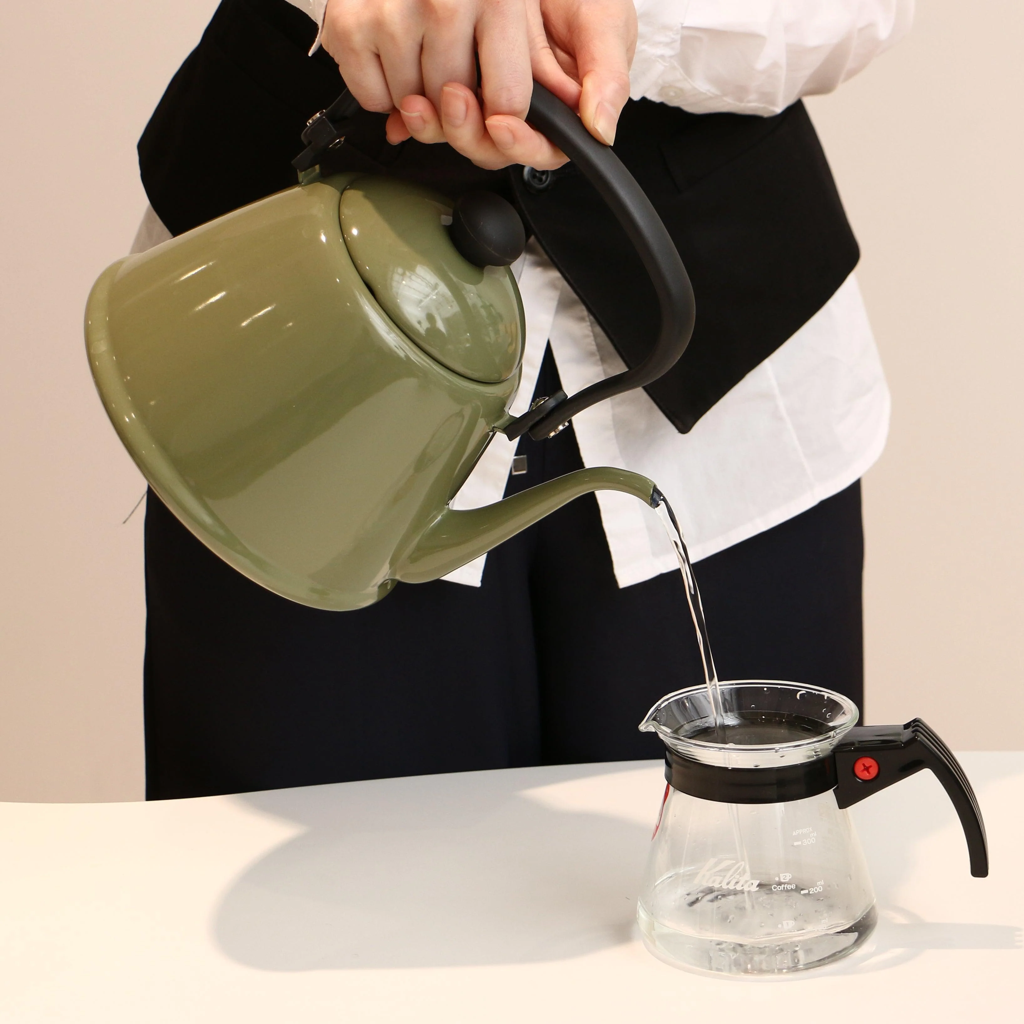 Noda Horo Drip Kettle II Japanese Enamel Gooseneck Kettle Olive 2L - Image 3