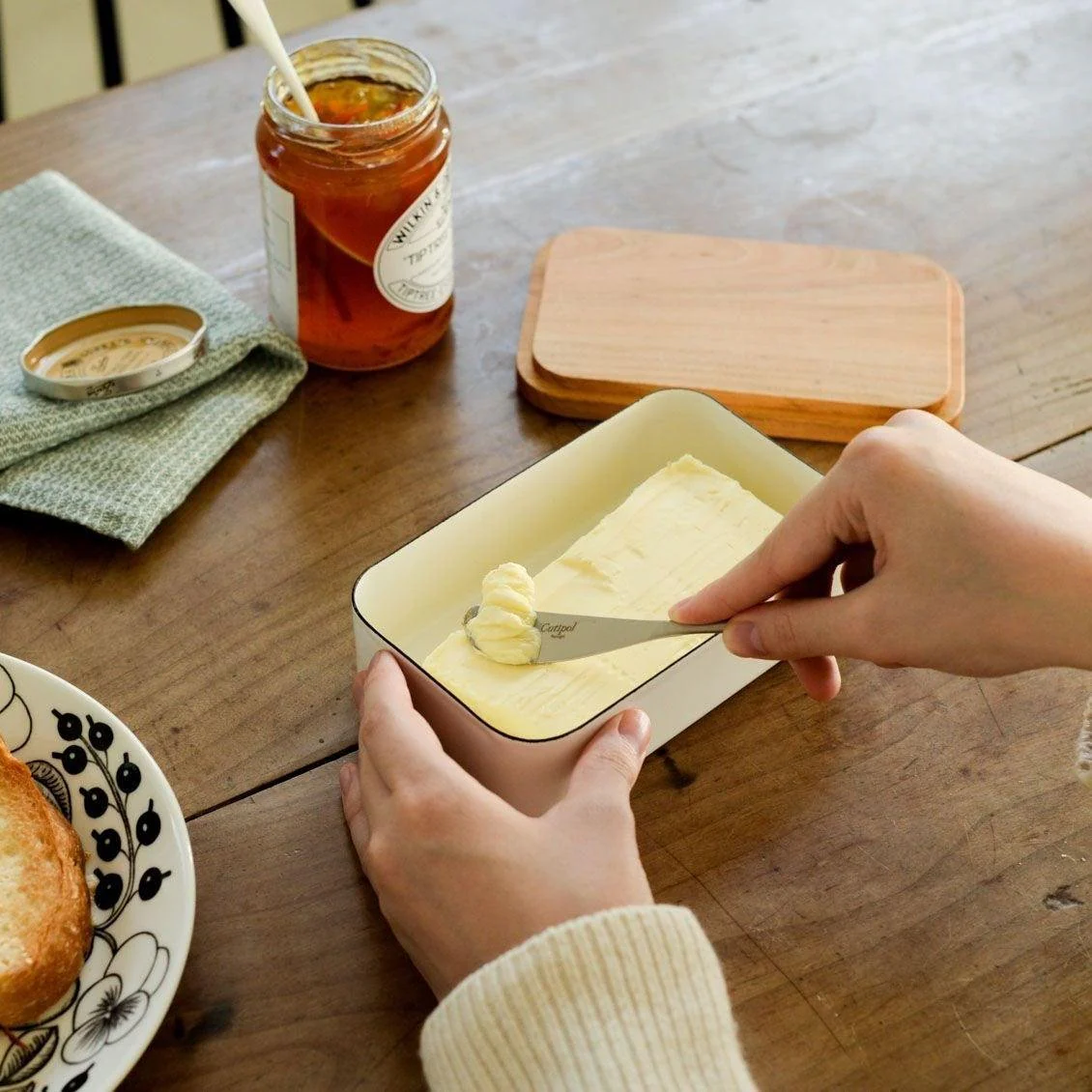 Noda Horo Enamel Butter Dish with Wooden Lid 200g - Image 2