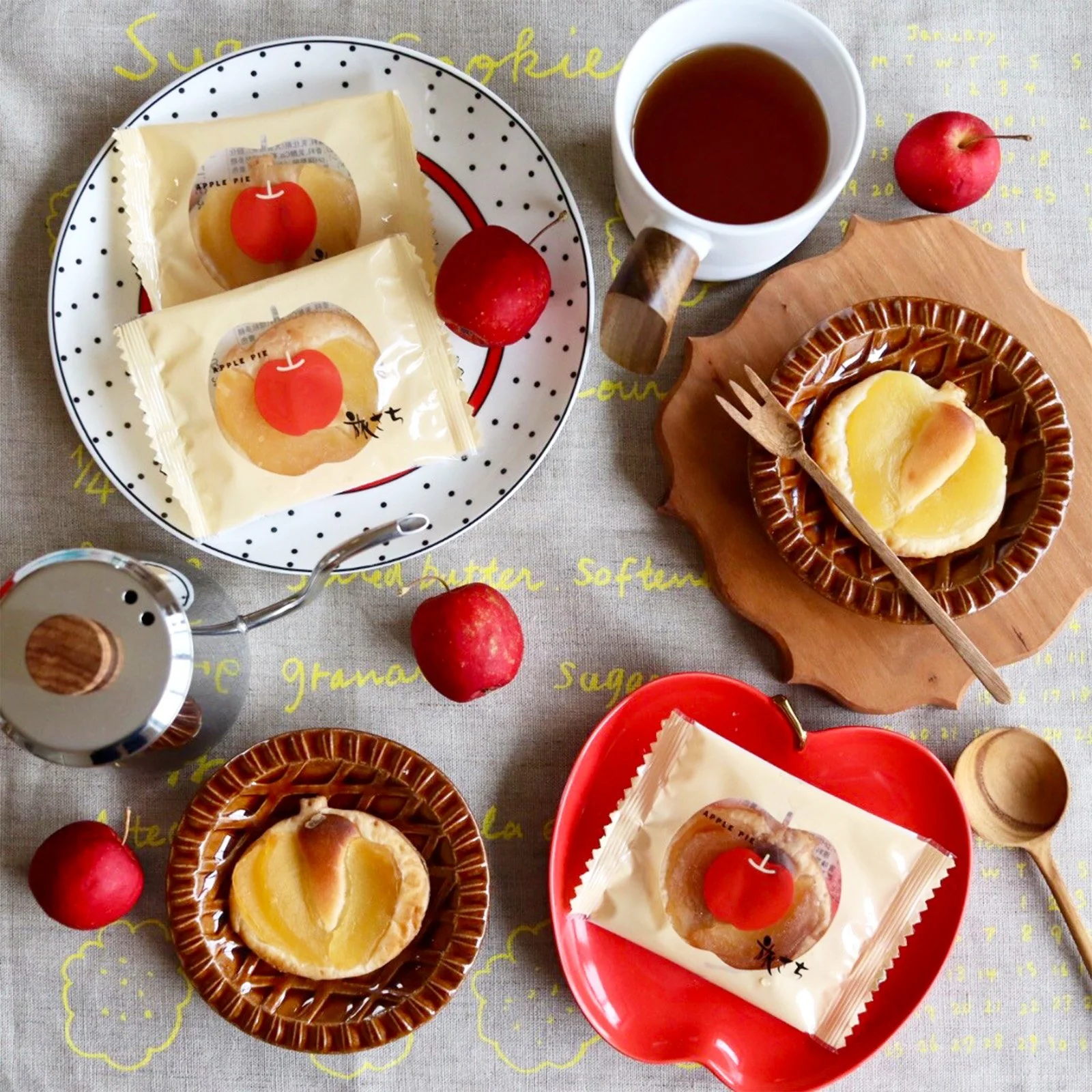 Ragueneau Sweet White Bean Paste Filled Mini Apple Pies 5 pcs. - Image 3