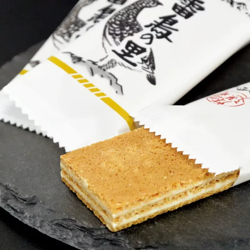 Raicho no Sato Traditional Cream-Filled Sandwich Cookies 16 Pieces - Image 3
