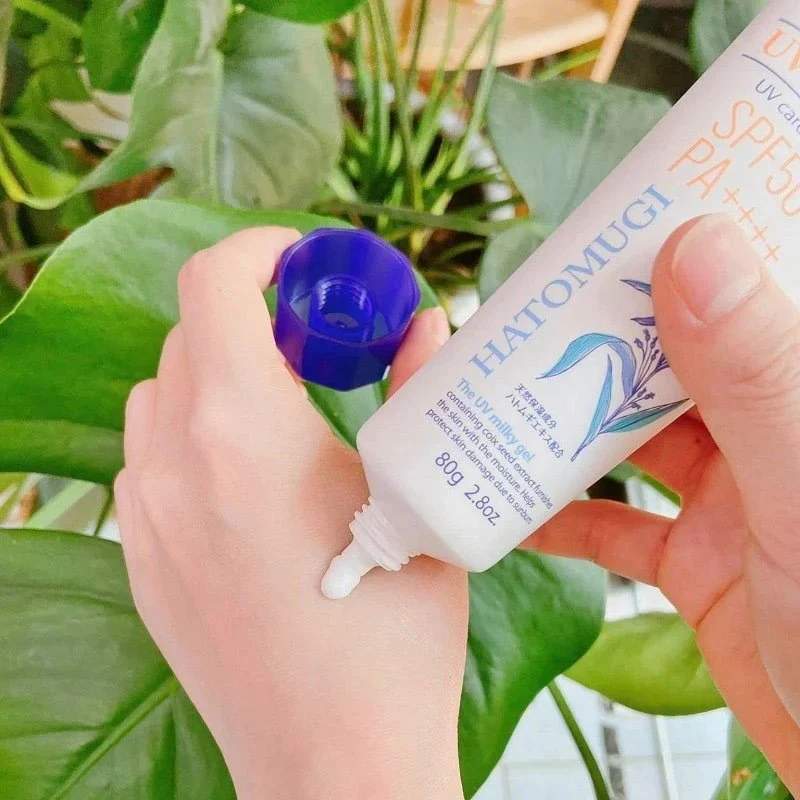 Reihaku Hatomugi Sunscreen The UV Milky Gel SPF50+ 80g - Image 2