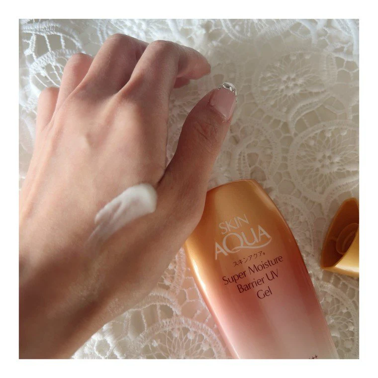Skin Aqua Sunscreen Super Moisture Barrier UV Gel SPF50+ 100g - Image 4