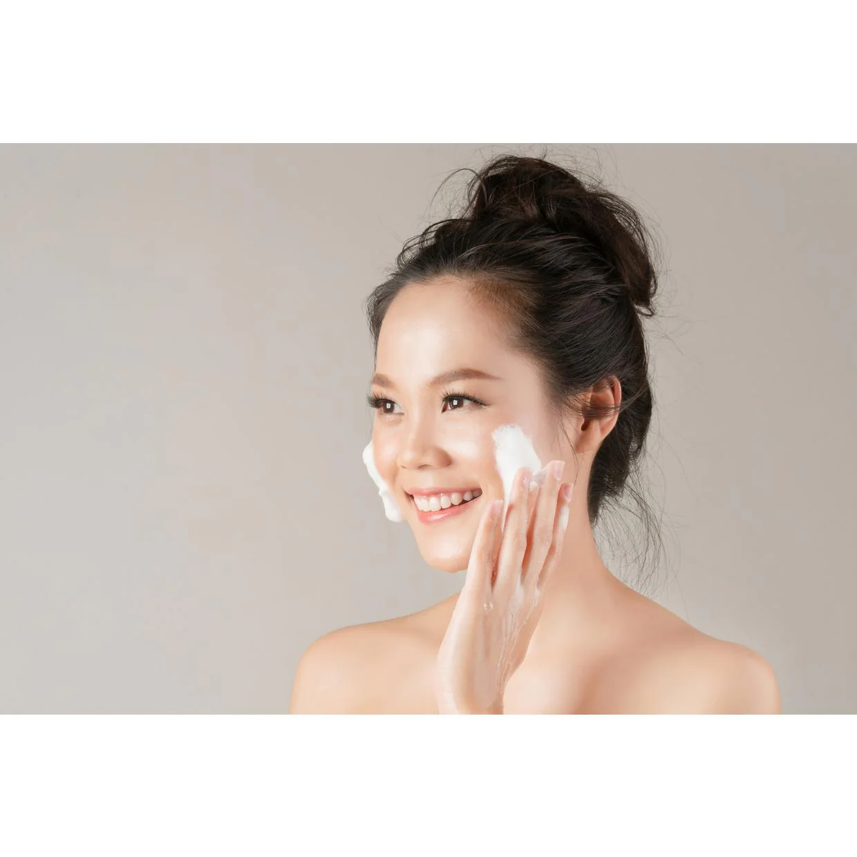 Rosette Age Clear Face Wash Makeup-Removing Cleansing Paste 150g - Image 3