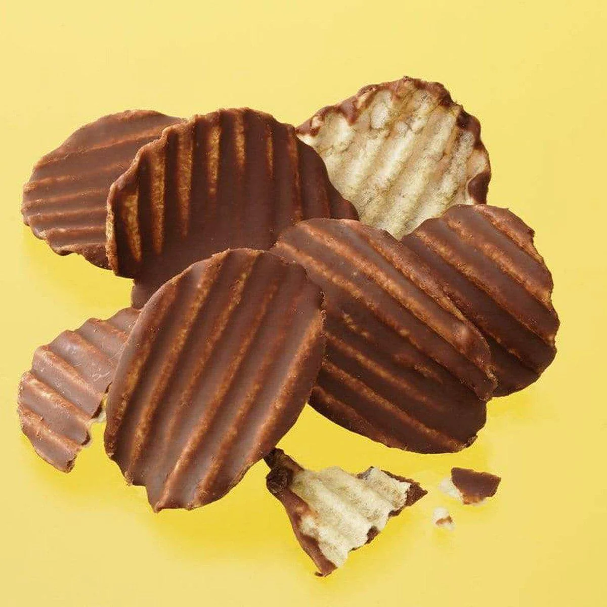 Royce Premium Potato Chip Chocolate Original Flavor 190g - Image 2