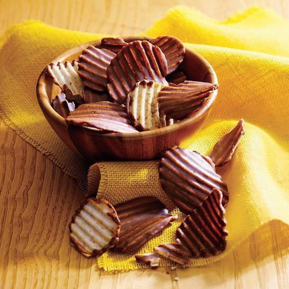 Royce Premium Potato Chip Chocolate Original Flavor 190g - Image 3