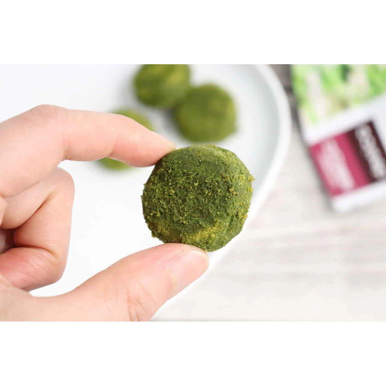 Seijo Ishii Desica Uji Matcha Polvoron Shortbread 70g (Pack of 5) - Image 2