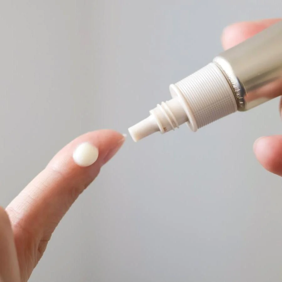 Shiseido Elixir Wrinkle Smoothing Eye Cream S 15g - Image 2