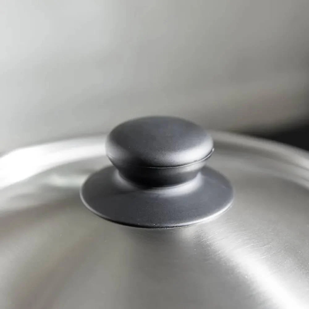 Sori Yanagi Two Handled Matte Finish Stainless Pot With Lid 3.8L - Image 4