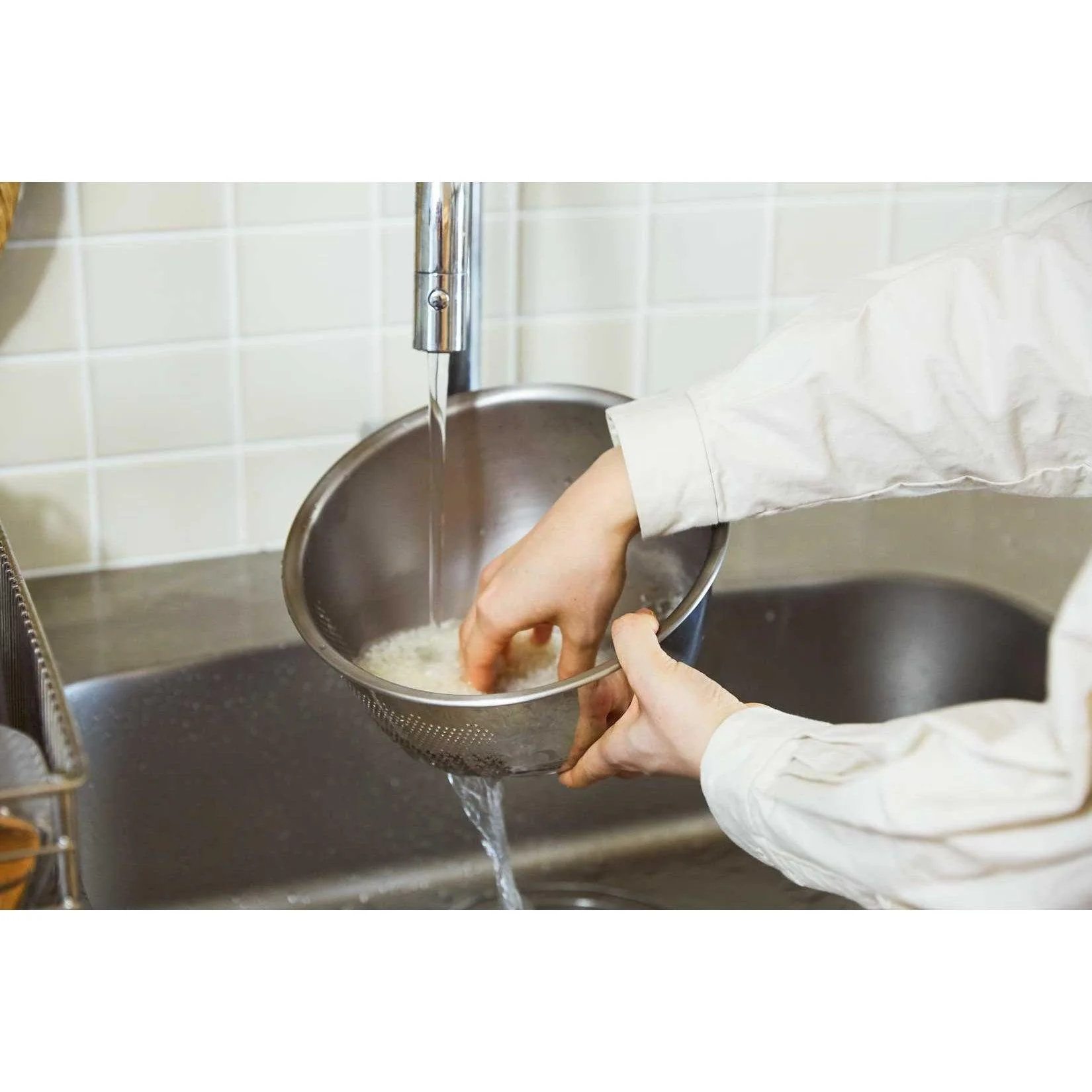 Maruefu Stainless Steel 3-Way Rice Washing Bowl With Strainer - Image 2
