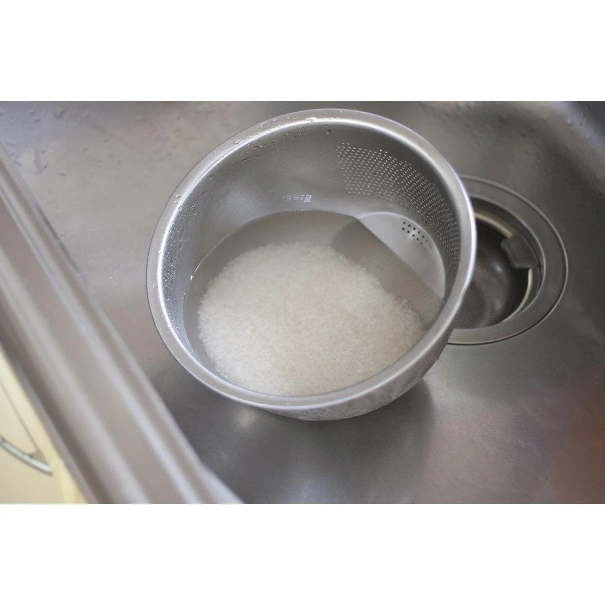 Maruefu Stainless Steel 3-Way Rice Washing Bowl With Strainer - Image 3