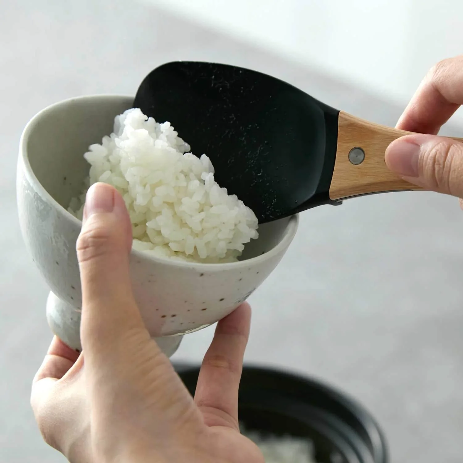 Stylish Non-Stick Rice Spoon Scoop With Wood Handle 20cm - Image 2