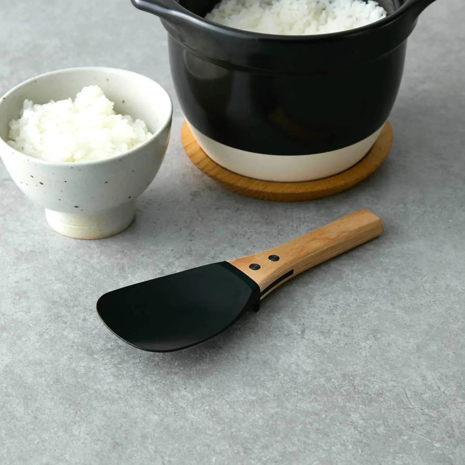 Stylish Non-Stick Rice Spoon Scoop With Wood Handle 20cm - Image 4