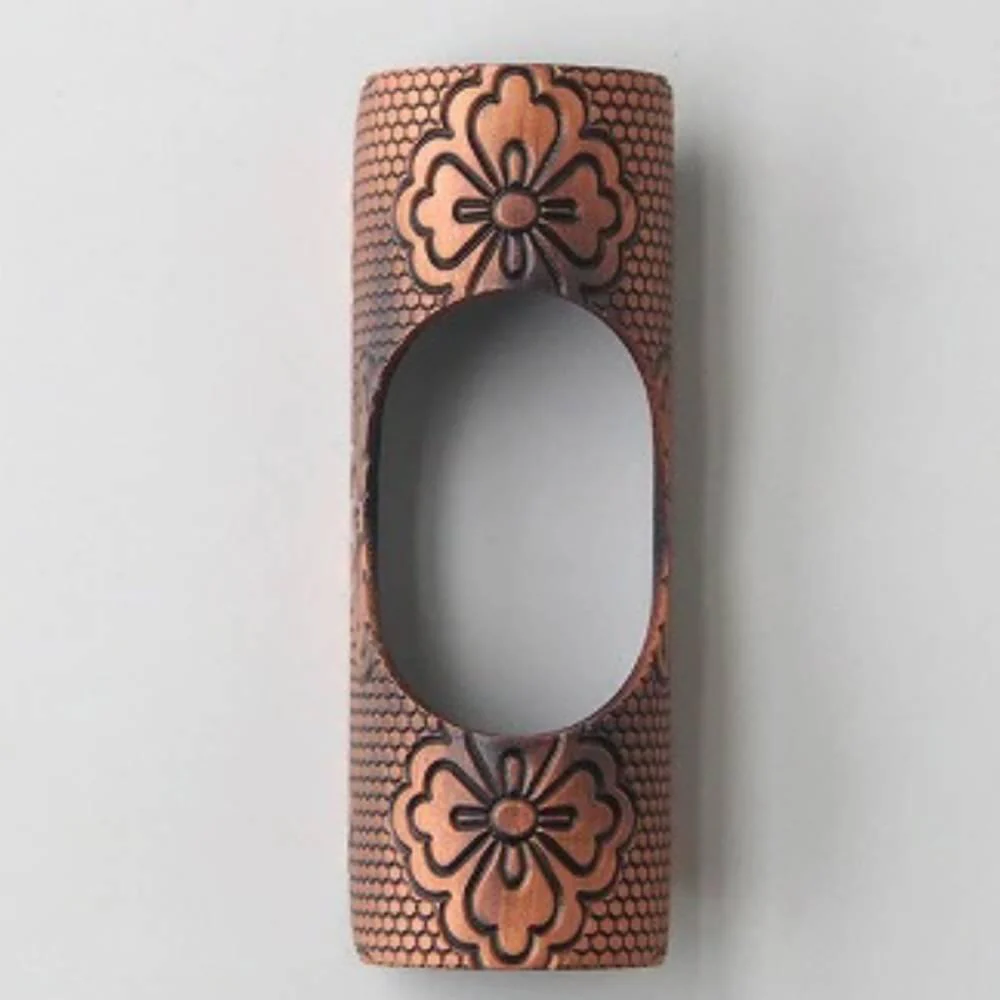 Tanabe Elegant Bronze Chopstick Rest With Traditional Pattern - Image 3