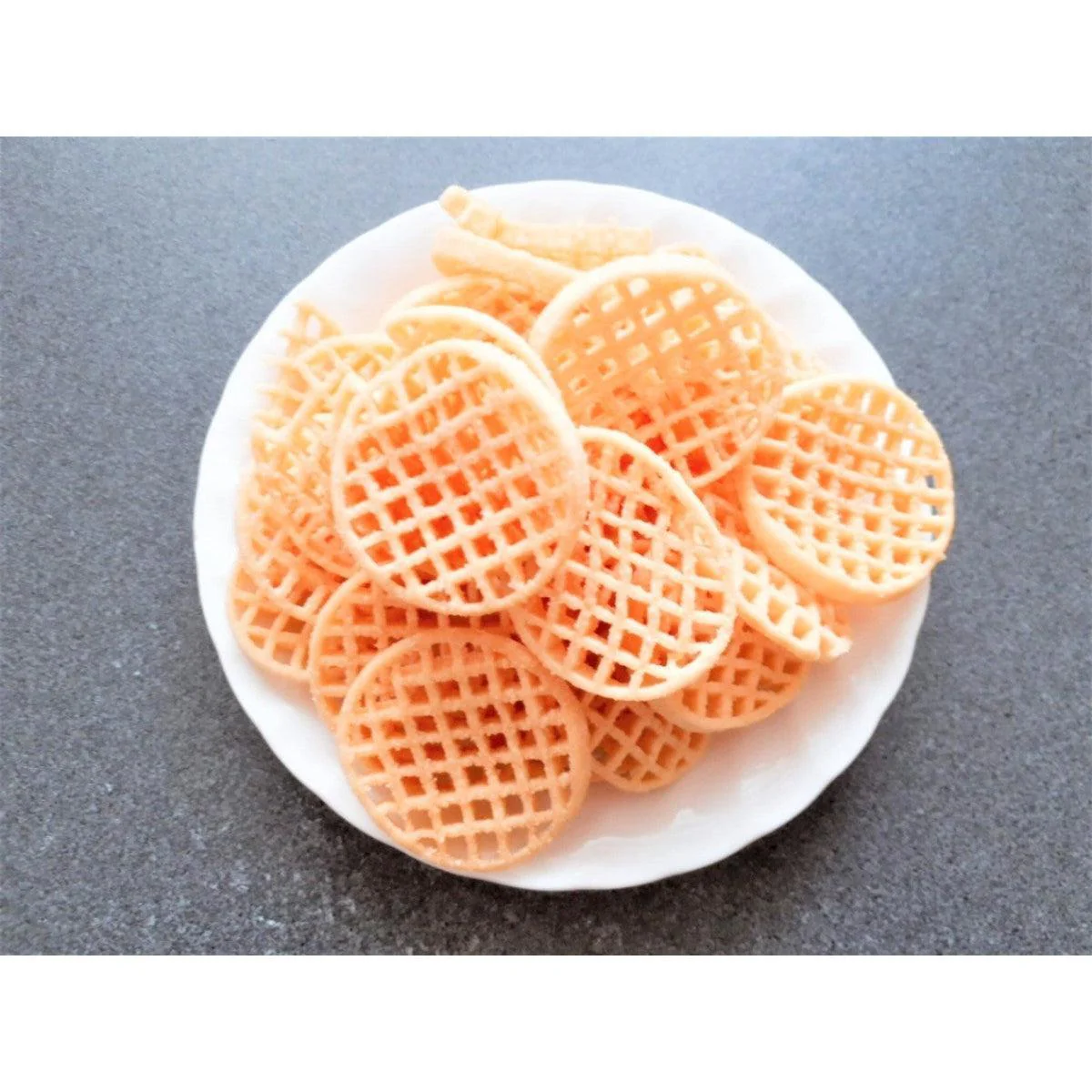 Tohato Amijaga Waffle Shaped Potato Chips Salty Beef Flavor 94g (Pack of 3) - Image 3