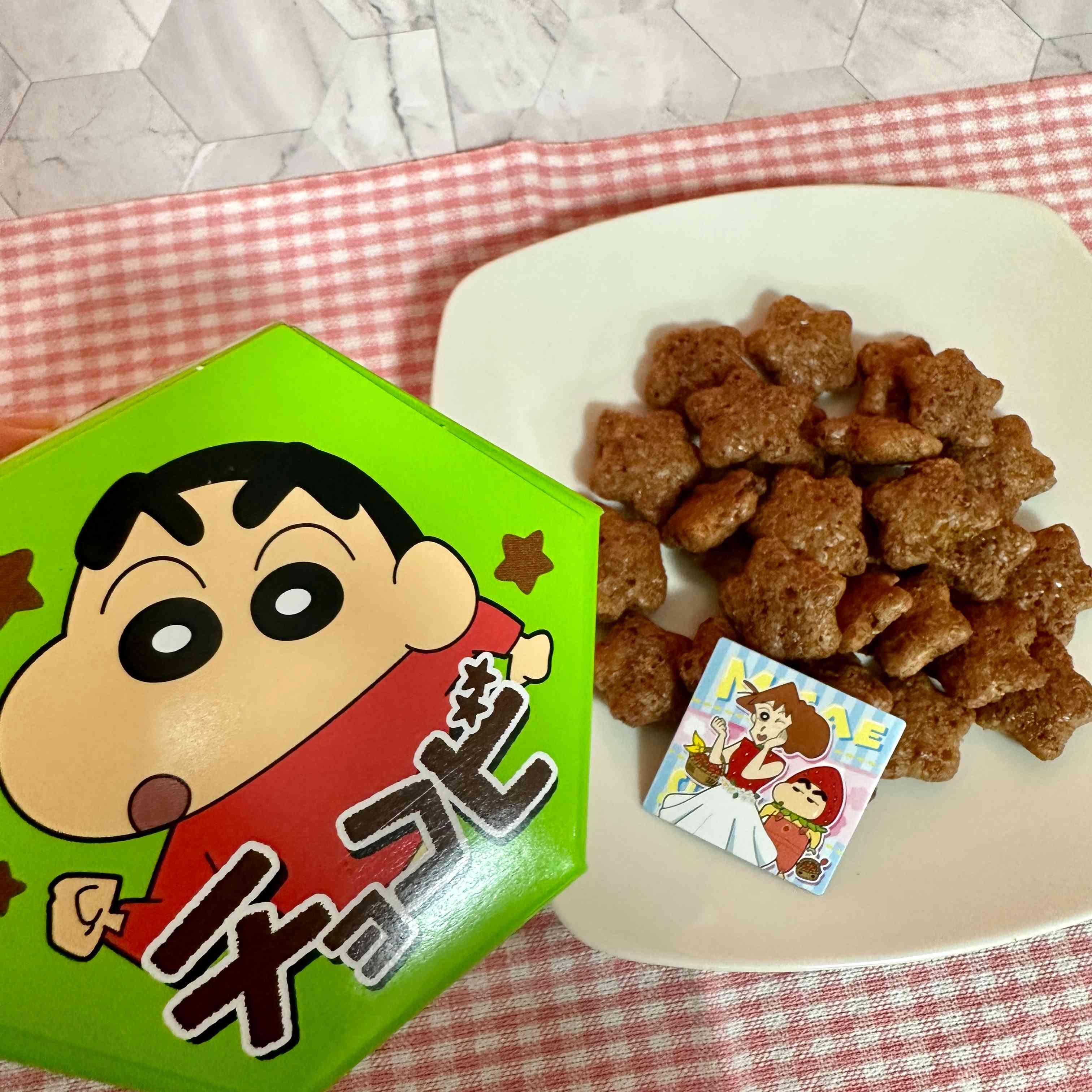 Tohato Chocobi Star Shaped Chocolate Corn Puff Snack + Shin-Chan Sticker 25g (Pack of 3) - Image 3